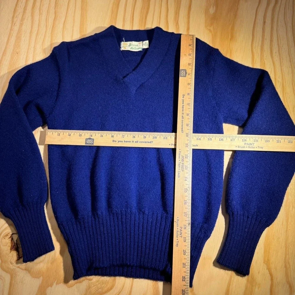 Vintage 1970s Burean Holloway Blue V-neck wool sweater